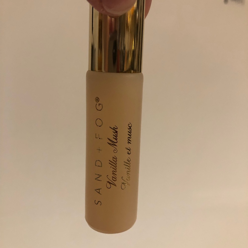 Sand & Fog Vanilla Musk Oil Roller NWT